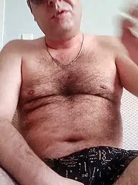 Snapshot of fraud705 chatting on 12/18/25, 01:28 fraud705 online show from 12/18/25, 01:28