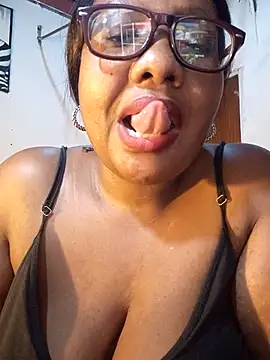 YELLOW BONE online show from 11/26/25, 08:54