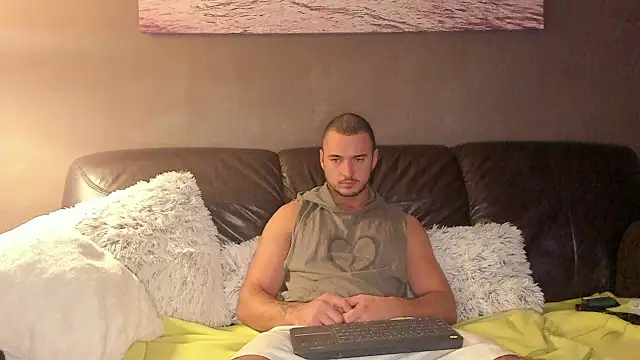 paulblack21 online show from 10/26/25, 01:00