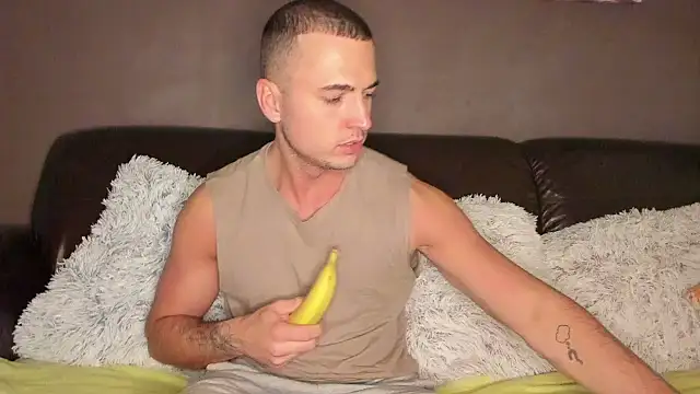 paulblack21 online show from 11/08/25, 06:29