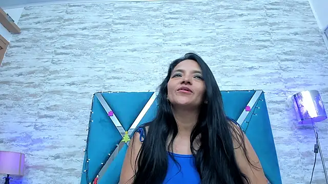 veronica salas online show from 12/12/24, 09:40