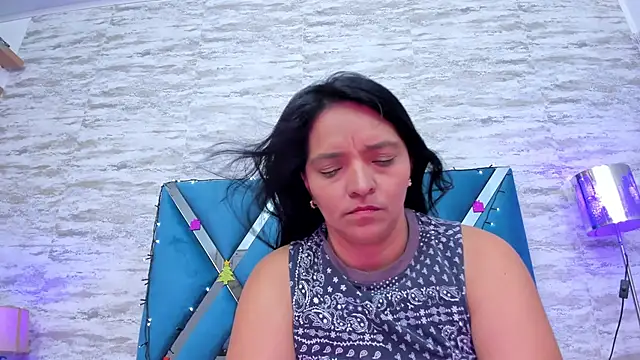 veronica salas online show from 12/13/24, 02:10