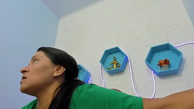 veronica salas online show from 12/29/24, 11:08