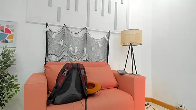 Snapshot of veronica_salas chatting on 10/31/25, 09:05 veronica salas online show from 10/31/25, 09:05