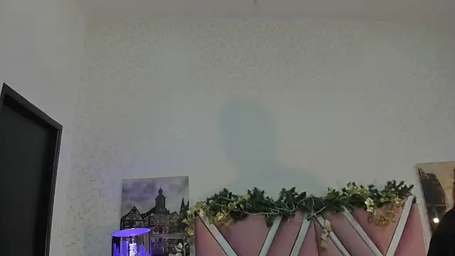 Snapshot of veronica_salas chatting on 11/23/25, 02:06 veronica salas online show from 11/23/25, 02:06