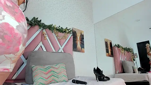 Snapshot of veronica_salas chatting on 12/05/25, 07:10 veronica salas online show from 12/05/25, 07:10