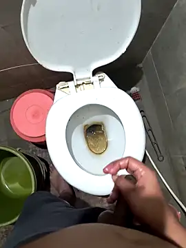 Snapshot of rajstrip12650 chatting on 12/13/25, 08:04 rajstrip12650 online show from 12/13/25, 08:04