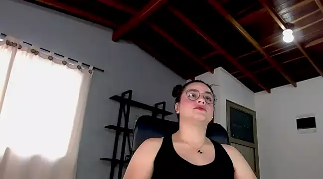 Snapshot of maela1 chatting on 01/05/25, 06:56 maela1 online show from 01/05/25, 06:56