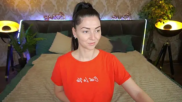 EmilyHalls online show from 03/22/25, 06:54