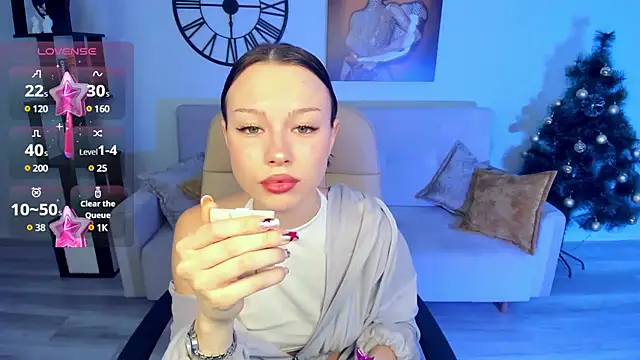 KaitieLove online show from 12/21/24, 08:54