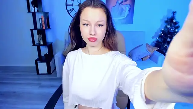 KaitieLove online show from 12/25/24, 05:26