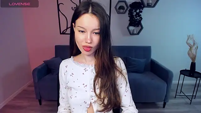 KaitieLove online show from 01/31/25, 12:07