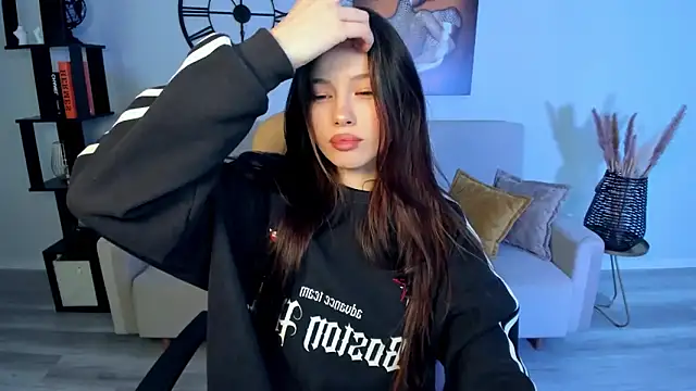 KaitieLove online show from 02/05/25, 05:09