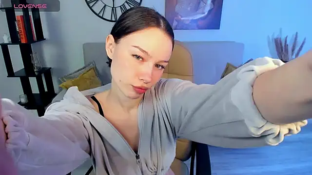 KaitieLove online show from 03/02/25, 06:51