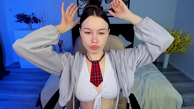 KaitieLove online show from 03/12/25, 05:17