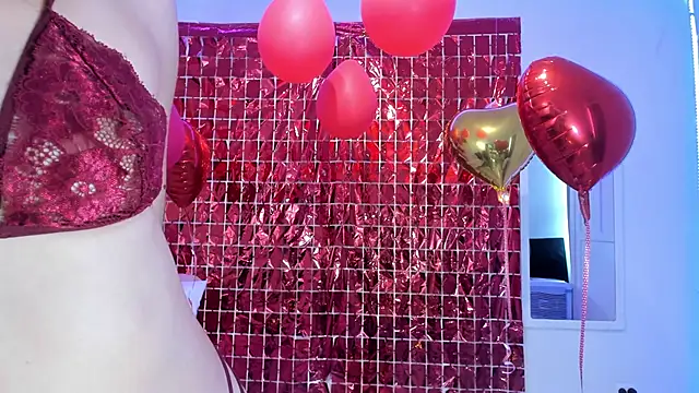 Snapshot of Estrella_Duran chatting on 02/18/25, 07:52 Estrella Duran online show from 02/18/25, 07:52