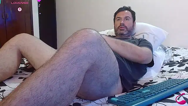 Snapshot of rodrher81 chatting on 03/31/26, 02:06 rodrher81 online show from 03/31/26, 02:06