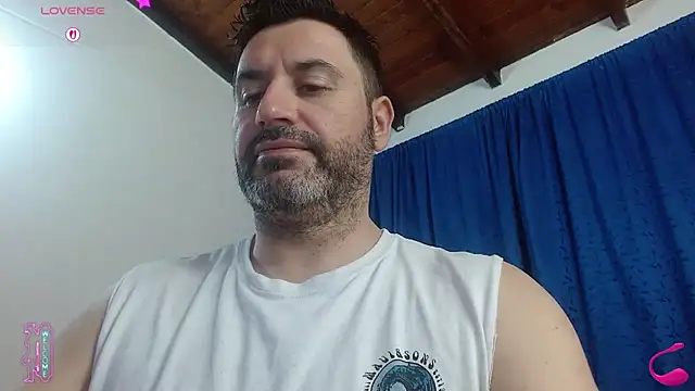 Snapshot of rodrher81 chatting on 04/18/26, 04:05 rodrher81 online show from 04/18/26, 04:05