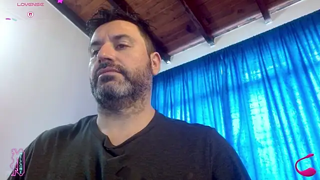 Snapshot of rodrher81 chatting on 04/23/26, 03:14 rodrher81 online show from 04/23/26, 03:14