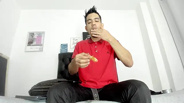 Snapshot of JohanyLatino chatting on 03/09/25, 04:00 JohanyLatino online show from 03/09/25, 04:00