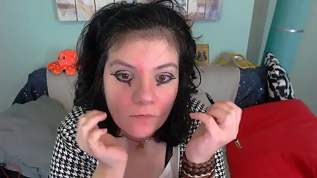 EverlyRays online show from 11/01/25, 04:36