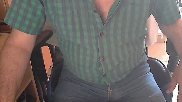 Snapshot of angelgarcia269 chatting on 12/15/24, 02:27 angelgarcia269 online show from 12/15/24, 02:27