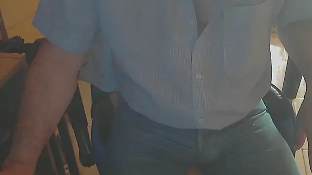 Snapshot of angelgarcia269 chatting on 02/15/25, 11:17 angelgarcia269 online show from 02/15/25, 11:17