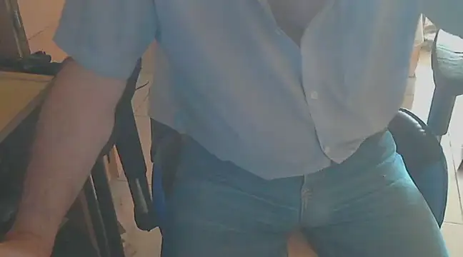 Snapshot of angelgarcia269 chatting on 02/16/25, 02:54 angelgarcia269 online show from 02/16/25, 02:54