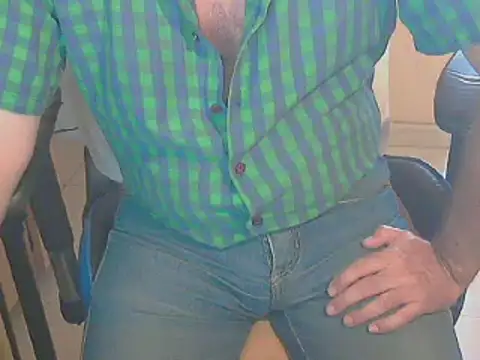 Snapshot of angelgarcia269 chatting on 03/03/25, 02:48 angelgarcia269 online show from 03/03/25, 02:48