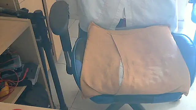 Snapshot of angelgarcia269 chatting on 03/19/25, 12:01 angelgarcia269 online show from 03/19/25, 12:01