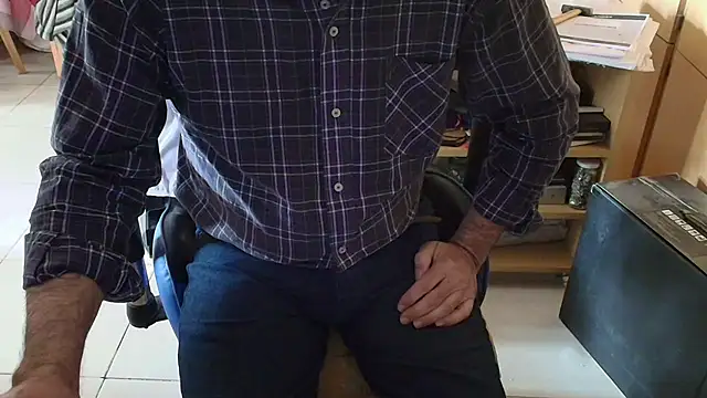 Snapshot of angelgarcia269 chatting on 10/29/25, 11:34 angelgarcia269 online show from 10/29/25, 11:34