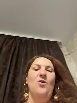 Snapshot of Taisia_W chatting on 12/05/25, 04:36 Taisia W online show from 12/05/25, 04:36