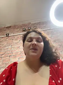 Snapshot of Taisia_W chatting on 06/08/26, 01:28 Taisia W online show from 06/08/26, 01:28