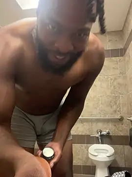 Snapshot of mikejones7661 chatting on 09/17/25, 07:59 mikejones7661 online show from 09/17/25, 07:59