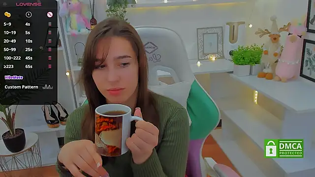  Eliizabeth  online show from 12/28/24, 03:47