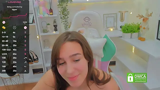  Eliizabeth  online show from 12/29/24, 04:27