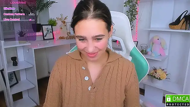 Snapshot of _Eliizabeth_ chatting on 11/05/25, 09:48 Eliizabeth online show from 11/05/25, 09:48