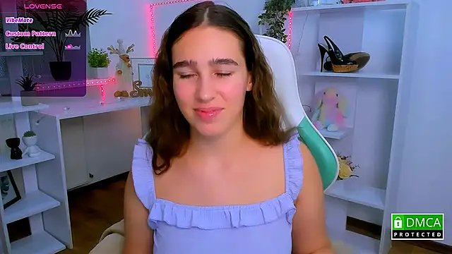 Snapshot of _Eliizabeth_ chatting on 11/23/25, 10:20 Eliizabeth online show from 11/23/25, 10:20