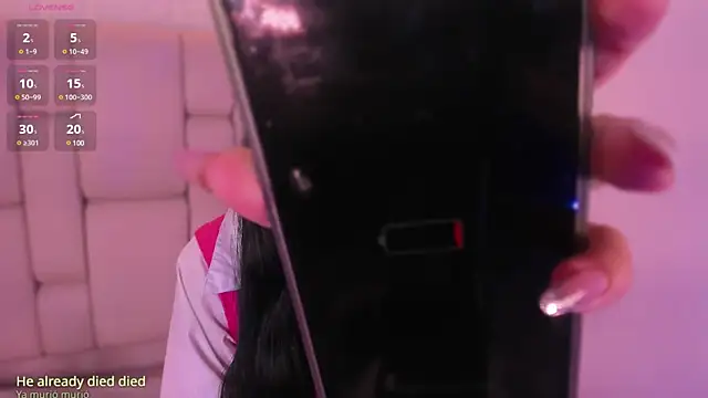 Snapshot of emma_woods_ chatting on 12/14/24, 06:30 emma woods online show from 12/14/24, 06:30