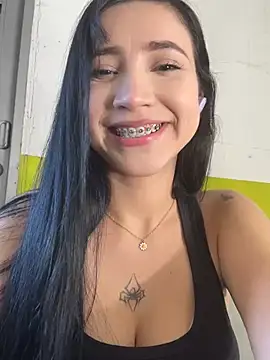 Snapshot of emma_woods_ chatting on 01/06/25, 09:11 emma woods online show from 01/06/25, 09:11