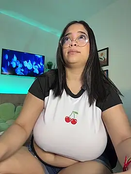 Snapshot of tati_reyess chatting on 11/03/25, 11:33 tati reyess online show from 11/03/25, 11:33