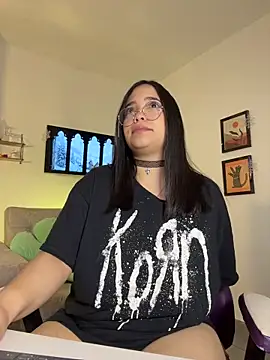 Snapshot of tati_reyess chatting on 11/17/25, 12:22 tati reyess online show from 11/17/25, 12:22