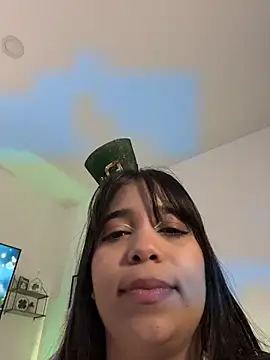 Snapshot of tati_reyess chatting on 03/17/26, 12:41 tati reyess online show from 03/17/26, 12:41
