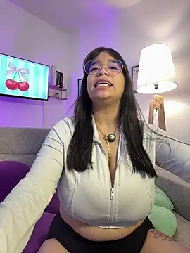 Snapshot of tati_reyess chatting on 04/23/26, 12:29 tati reyess online show from 04/23/26, 12:29