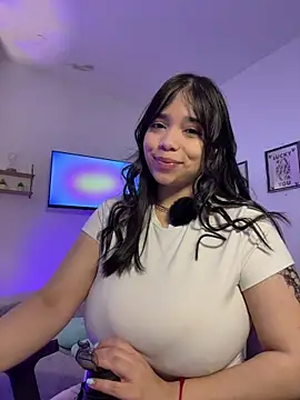 Snapshot of tati_reyess chatting on 04/26/26, 11:52 tati reyess online show from 04/26/26, 11:52
