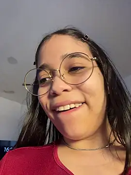 Snapshot of tati_reyess chatting on 05/06/26, 09:42 tati reyess online show from 05/06/26, 09:42