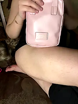 Snapshot of Mayoosh6 chatting on 09/16/25, 04:02 Mayoosh6 online show from 09/16/25, 04:02