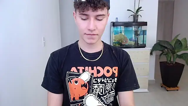 Snapshot of adrian_morelly chatting on 12/05/24, 06:00 adrian morelly online show from 12/05/24, 06:00