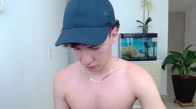 Snapshot of adrian_morelly chatting on 12/07/24, 09:33 adrian morelly online show from 12/07/24, 09:33