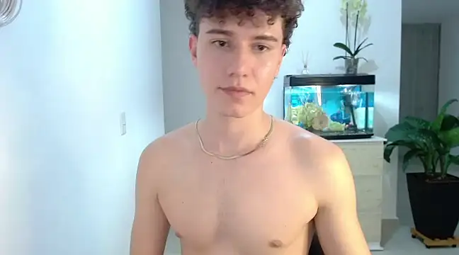 Snapshot of adrian_morelly chatting on 12/10/24, 12:28 adrian morelly online show from 12/10/24, 12:28